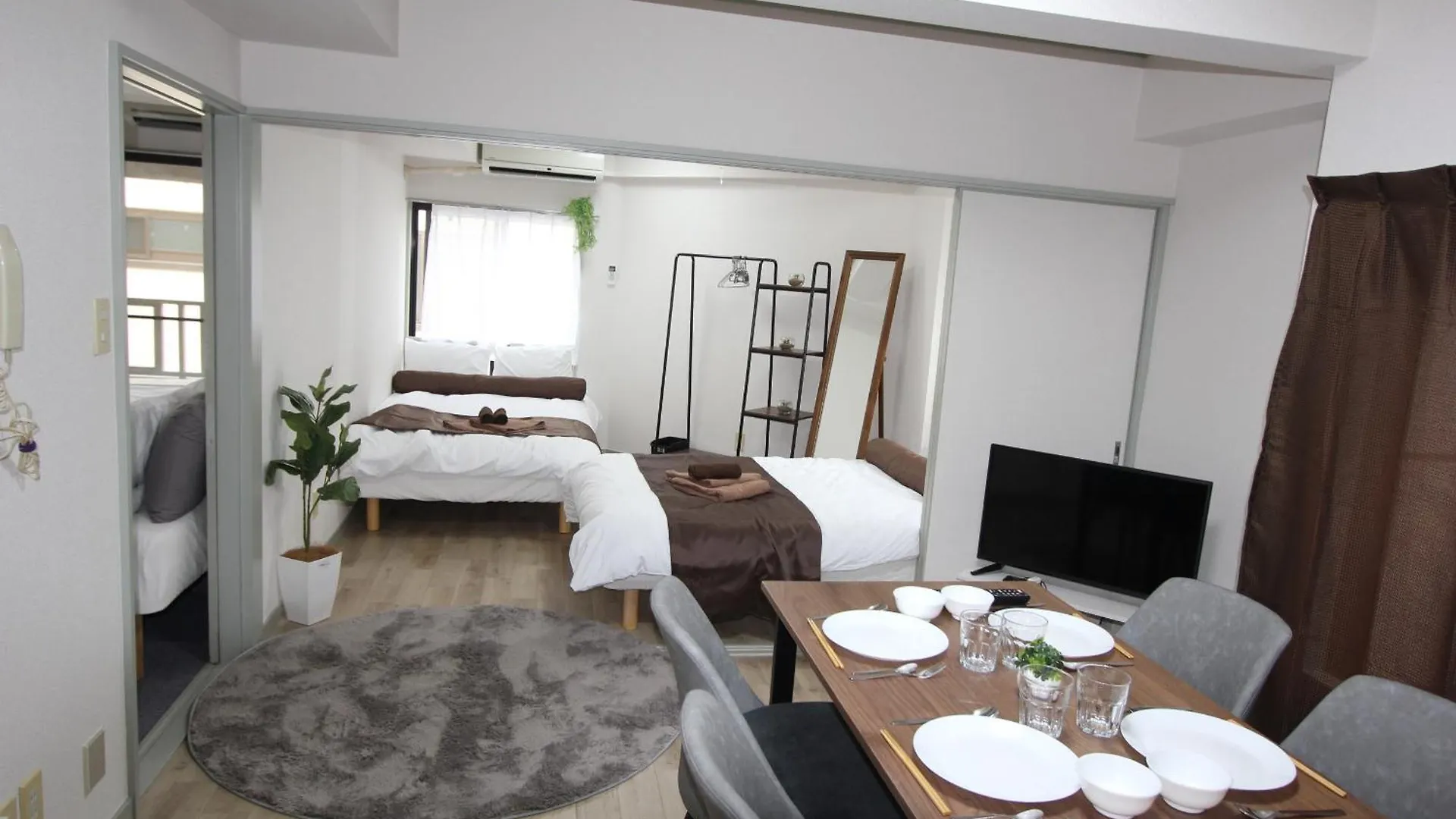 Luana Arai Apartment Tokyo