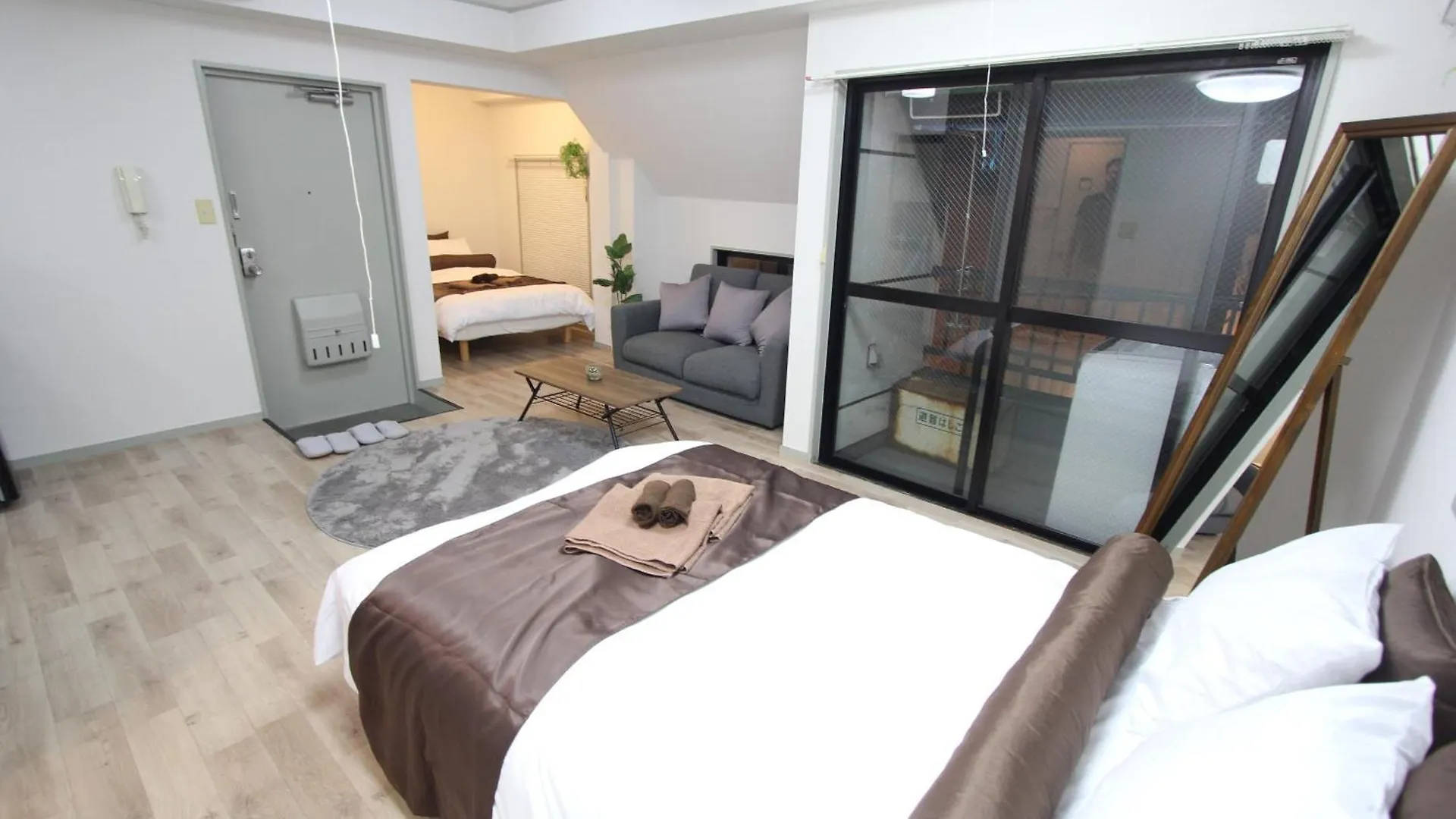 Luana Arai Apartment Tokyo