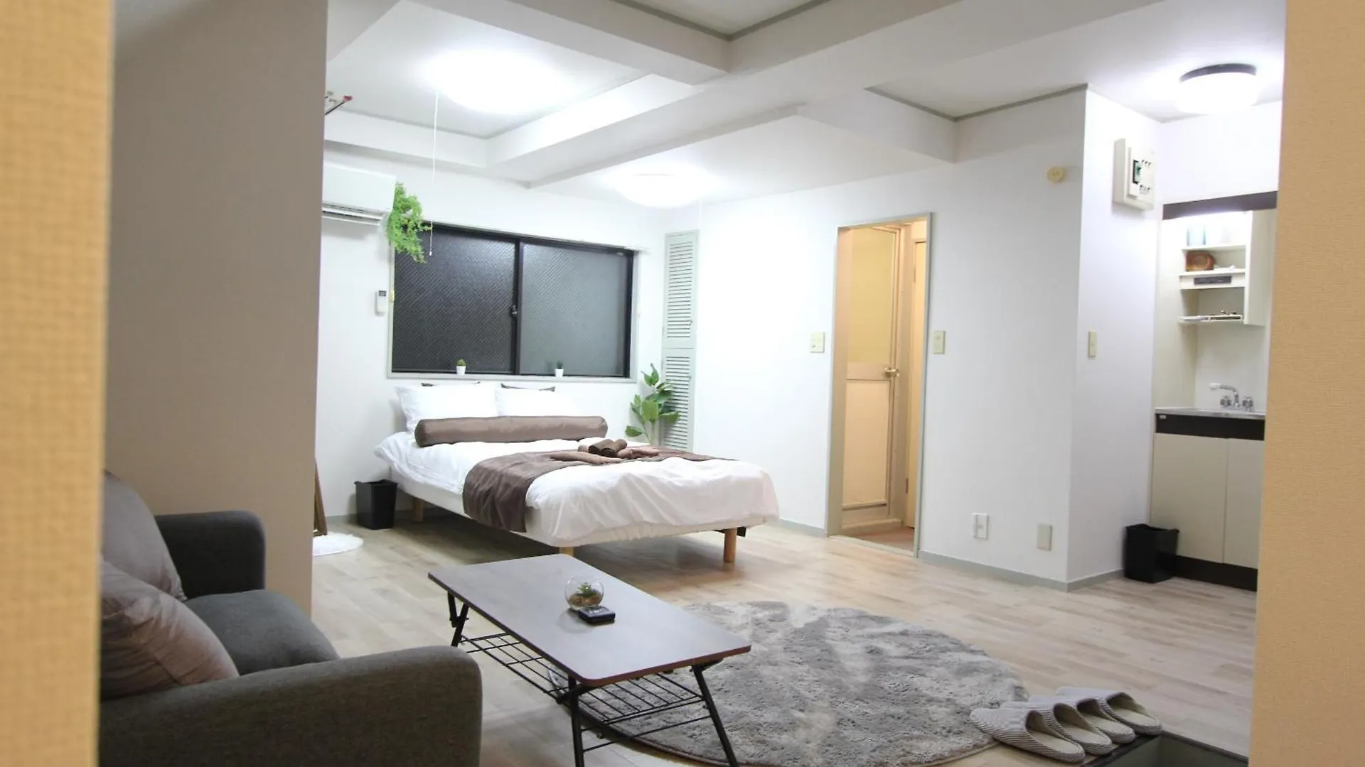 Luana Arai Apartment Tokyo