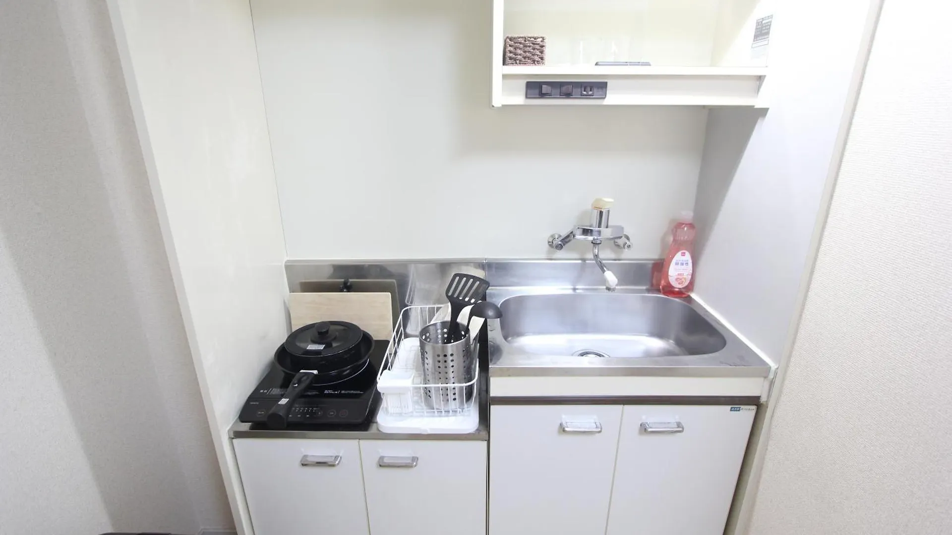 Luana Arai Apartment Tokyo