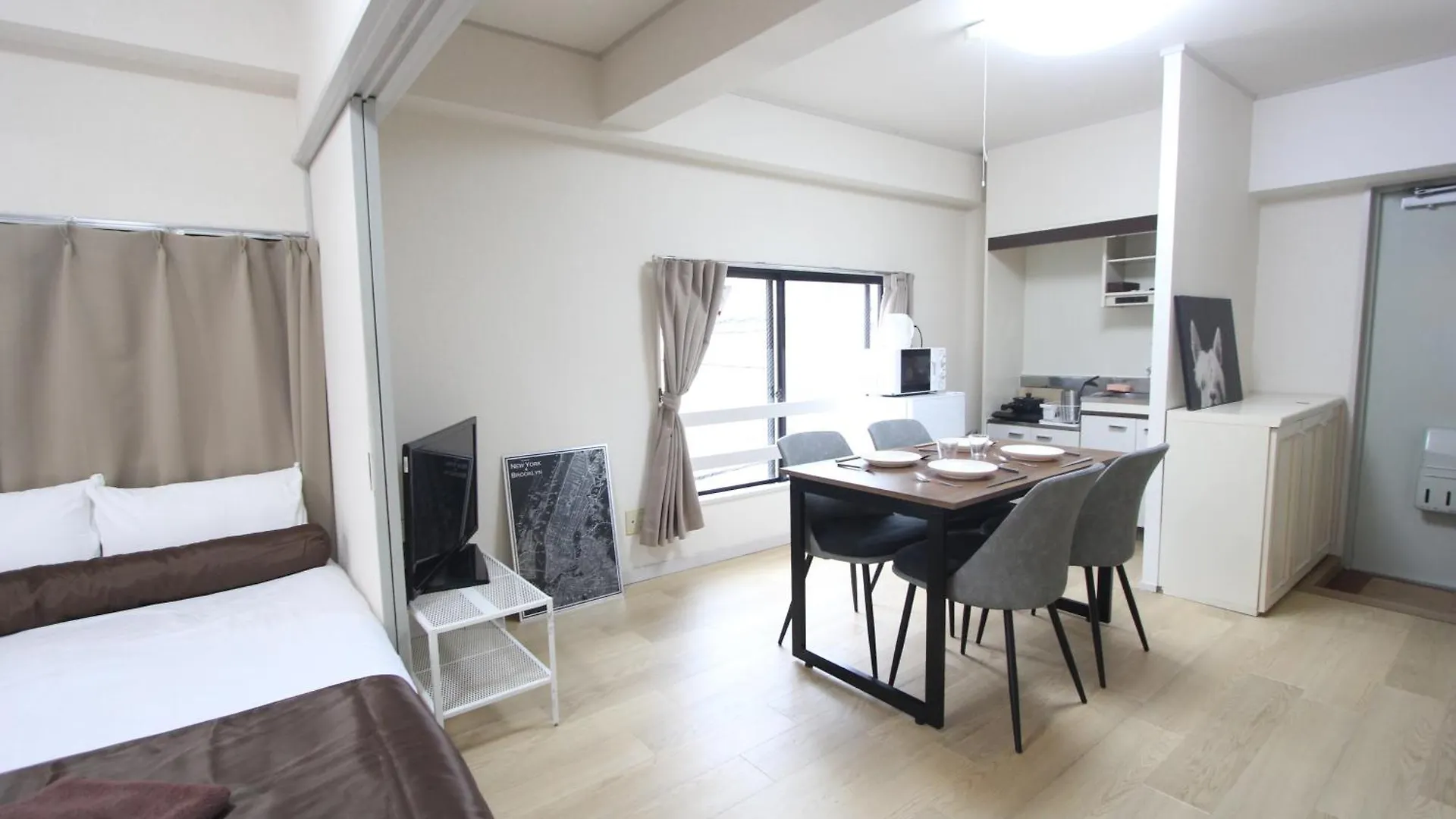 Luana Arai Apartment Tokyo